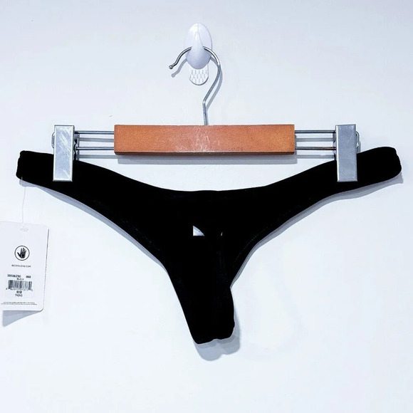 BODY GLOVE  Smoothies thong swim bottom - Picture 5 of 8